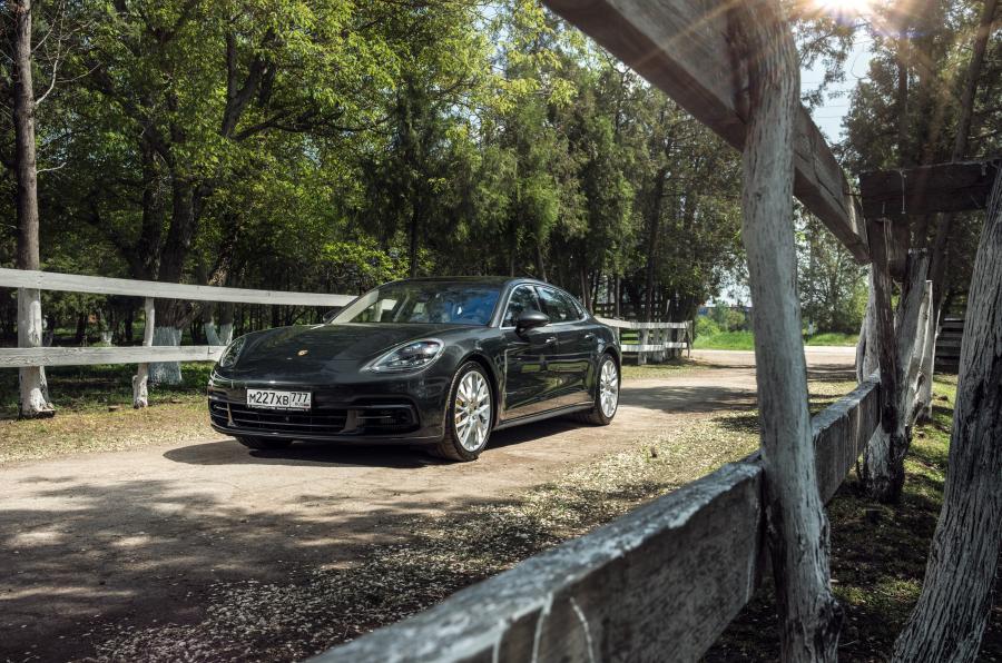  Porsche Panamera 4S 2016 года  (фото 54 из 65)